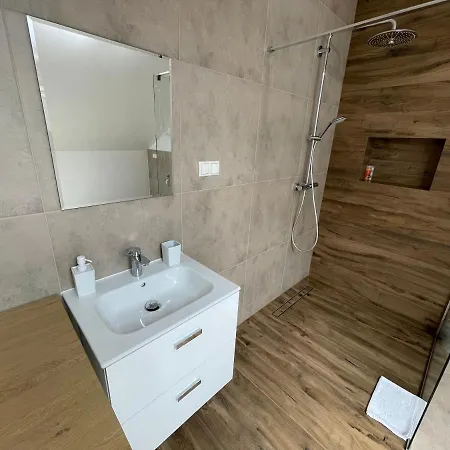 Rynek 13 Z Parkingiem - Centrum Bochni Apartamento